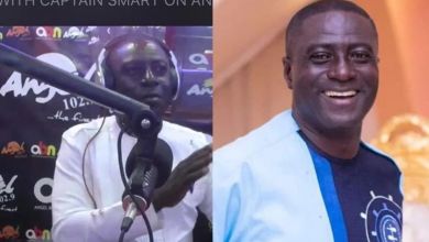Photo of All Ghanaian Men In Politics Are Good At Is Stealing Public Funds & Sleeping With Young Girls – Captain Smart Fires
