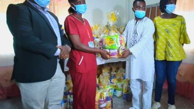 Photo of Radio Presenter Donates to Effia-Nkwanta Children’s Ward