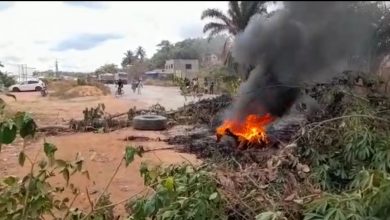 Photo of W/Region: Inchaban-Nkwanta residents demonstrate over failure to fix their roads