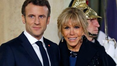 Photo of France’s First Lady in Favor of Compulsory School Uniforms in France