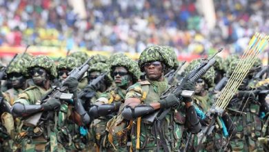 Photo of Soldiers invade Ashaiman; allegedly brutalise residents over colleague’s death