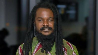 Photo of Ras Kuuku rooting for Black Sherif to win Artiste of The Year