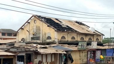 Photo of Traders At Sekondi Market Calls On City Authorities To Fix Ripped Ceiling