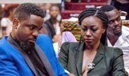 Yvonne Nelson has revealed in her newly launched book “I am not Yvonne Nelson” that Sarkodie impregnated her and she had to abort the baby.