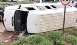 Road accident on the Accra-Cape Coast stretch has left two passengers in critical condition and 55 others with minor injuries.