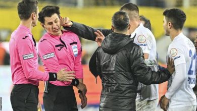 Photo of Turkish football leagues suspended indefinitely after club president assaults referee