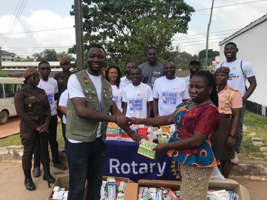 In a heartwarming Christmas Day gesture, the Rotary Club of Takoradi-Anaji has generously contributed medications to the Sekondi Prisons.
