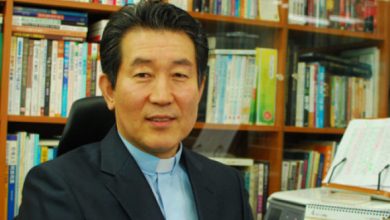 Photo of South Korean pastor, once hailed as hero, jailed for abusing teenage defectors