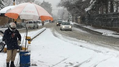 Photo of Surprise snowfall kills 35 people in remote Pakistan regions