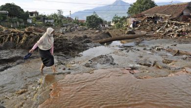 Photo of 43 dead, 15 missing after flash floods in West Sumatra