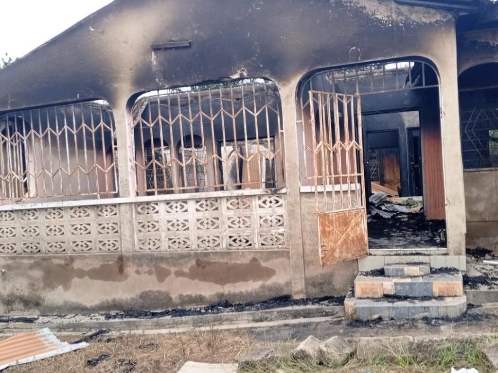 In Abuakwa Manhyia, two siblings believed to be mentally unstable are in police custody for allegedly setting their house ablaze leading to..