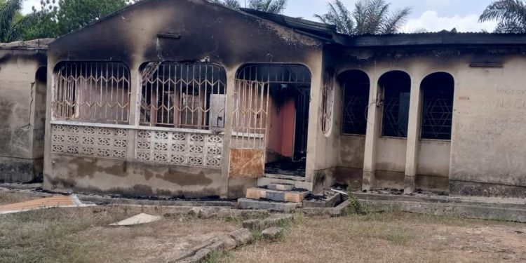 In Abuakwa Manhyia, two siblings believed to be mentally unstable are in police custody for allegedly setting their house ablaze leading to..