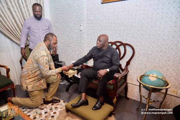 Energy Minister Dr. Matthew Opoku Prempeh (alias Napo) paid a visit to the Okyenhene, Osagyefo Amoatia Ofori Panin, and welcomed a delega...