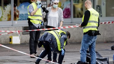 Photo of Knife attack in Germany leaves far-right politician wounded