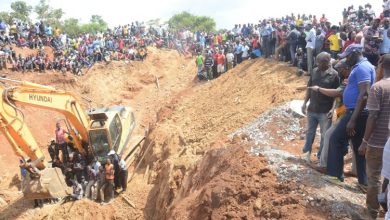 Photo of Gold miners trapped underground in Nigeria after pit collapse