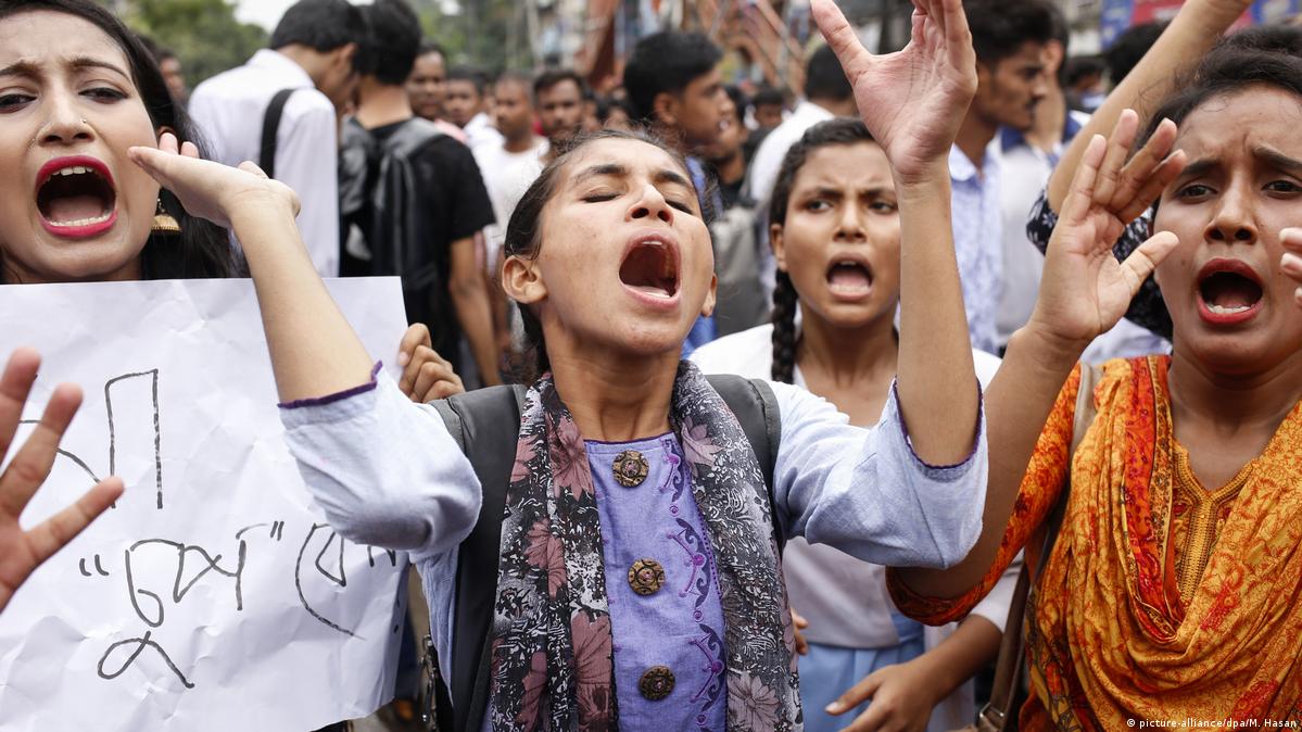 Bangladesh students protest recruitment system favoring war heroes ...