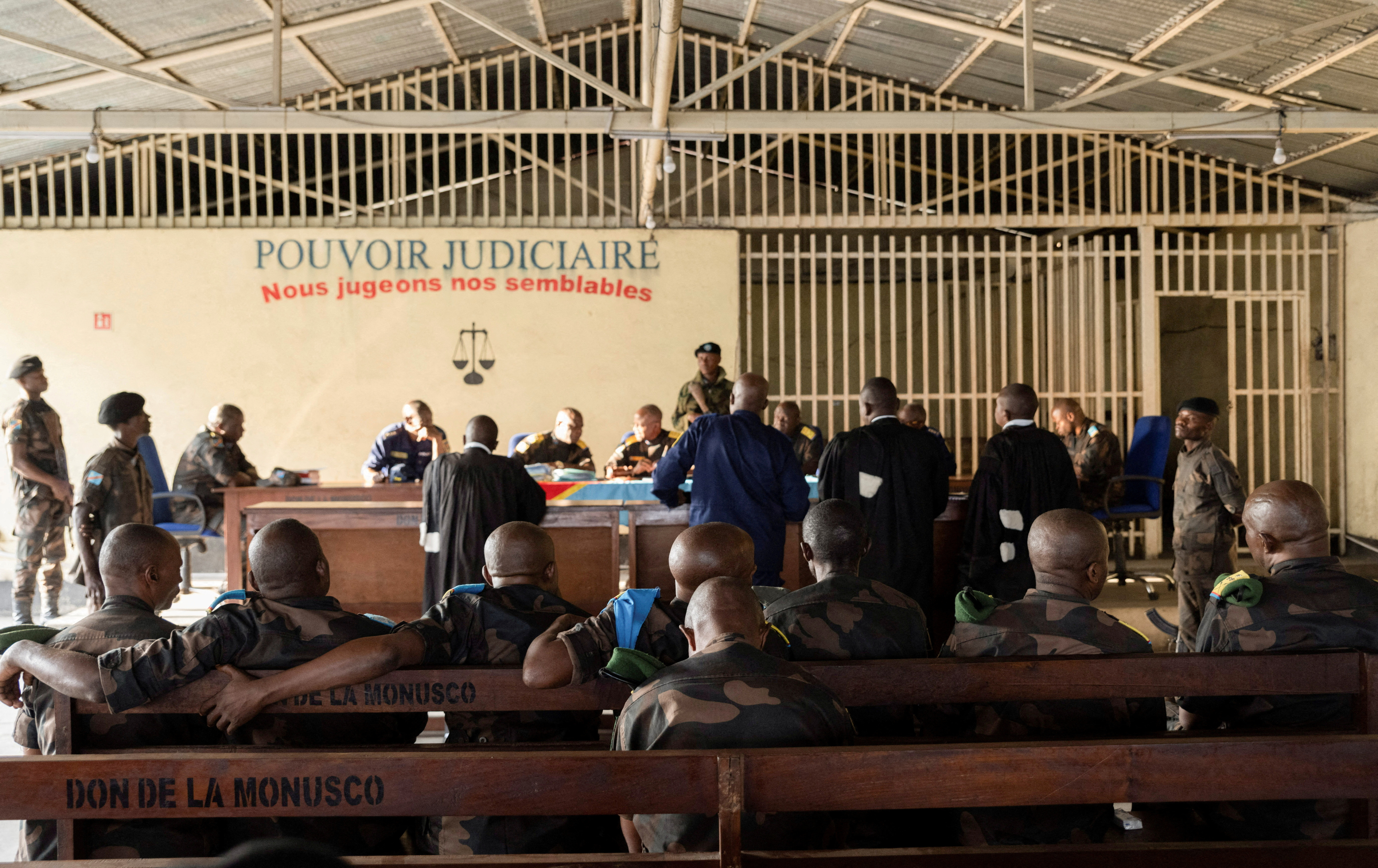 Photo of DR Congo sentences 25 soldiers to death for fleeing M23 rebels