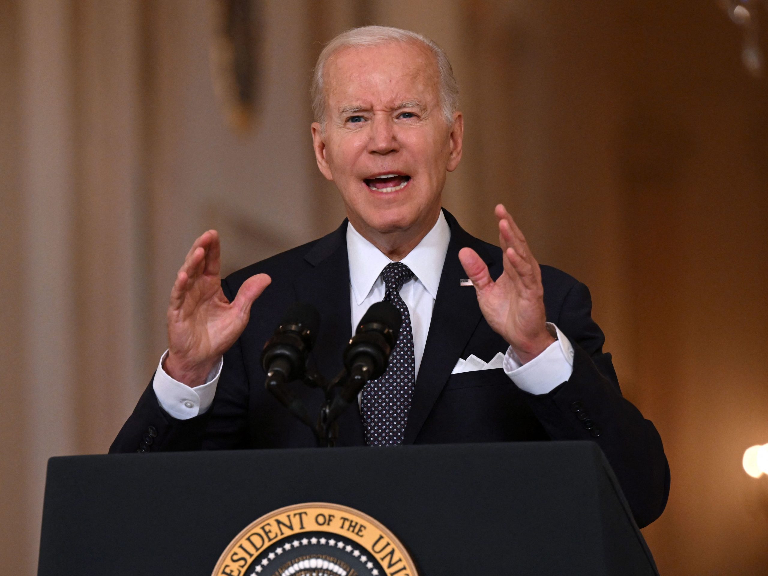 Photo of Biden calls for ban on rifle following Trump assassination attempt