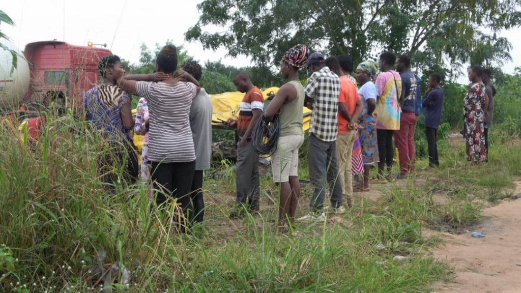 A tragic accident in Wassa Amenfi West, Samreboi, claimed the life of one person and left two others injured in the early hours of Thursday.