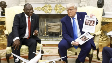 Photo of Trump ambushes South African leader with claim of Afrikaners being ‘persecuted